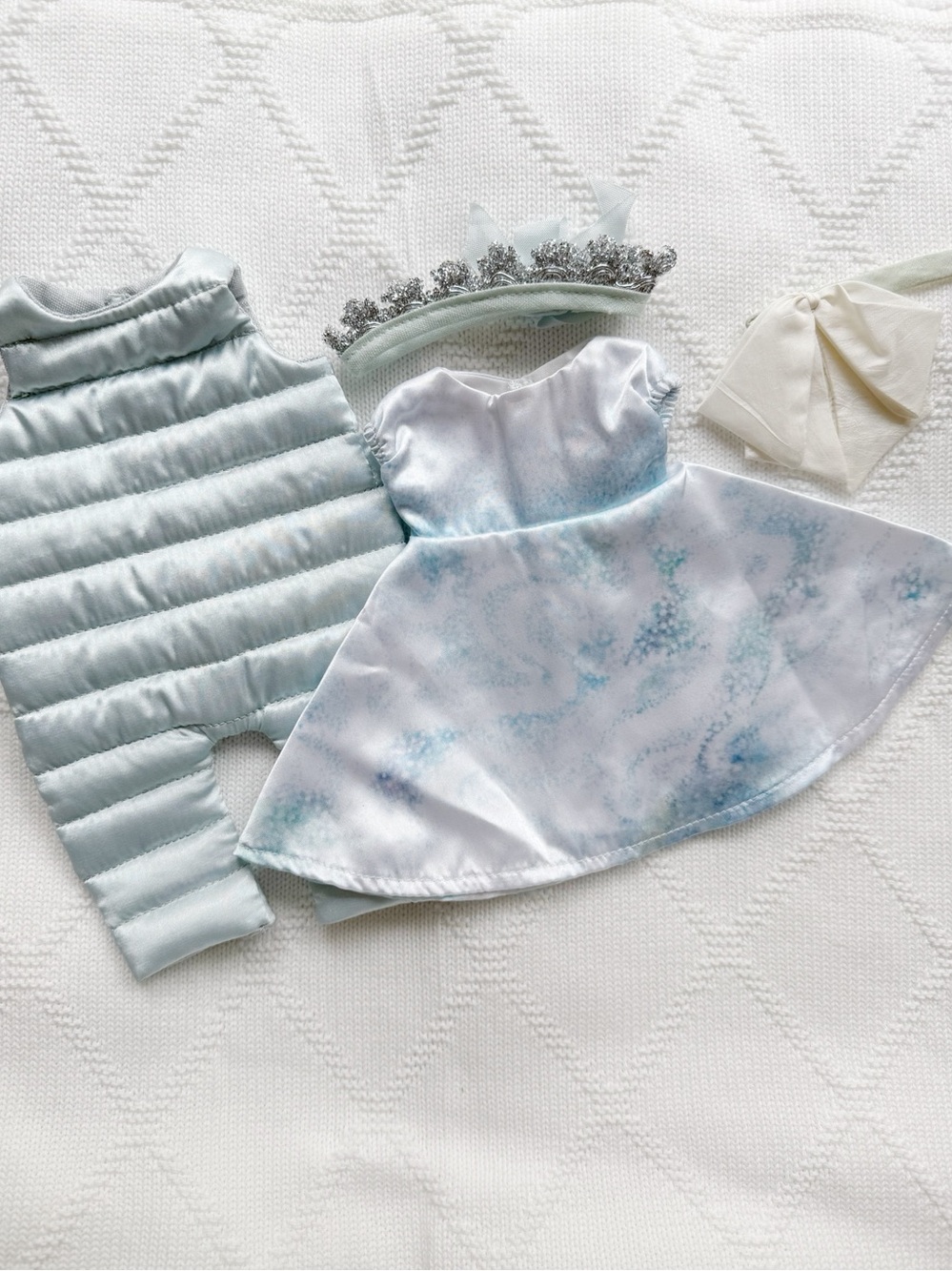 Hazel Village Icicle’s First Twinkle Doll Clothes and Accessories Set (4 pieces)